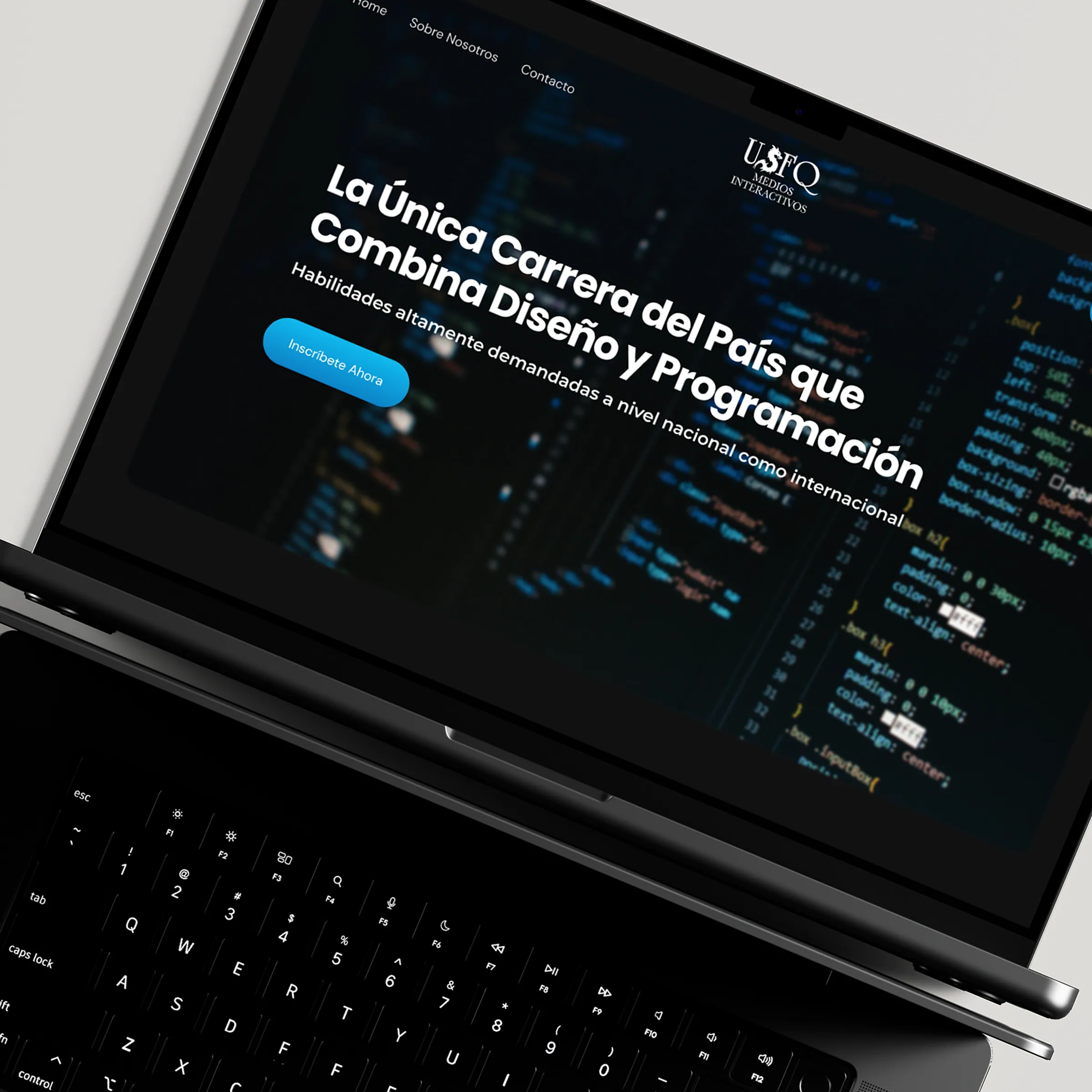 The site pitching the degree on a laptop, La Única Carrera del País que Combina Diseño y Programación